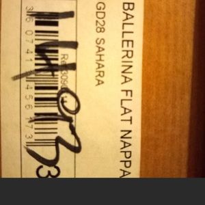 Christian Louboutin flats in gold. 36.5 size.